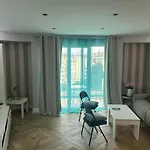 B018-Bright Apartment With Balcony - Cannes Croisette