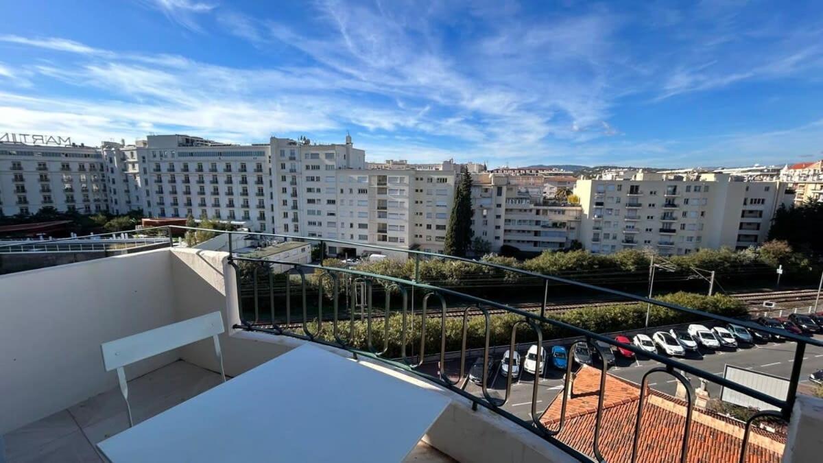 B018-bright With Balcony - Croisette